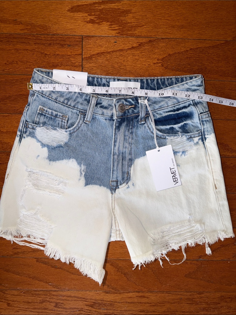 VERVET Distressed Two Tone Denim Shorts NWT Women’s XS High Rise Raw Hem - Picture 2 of 5